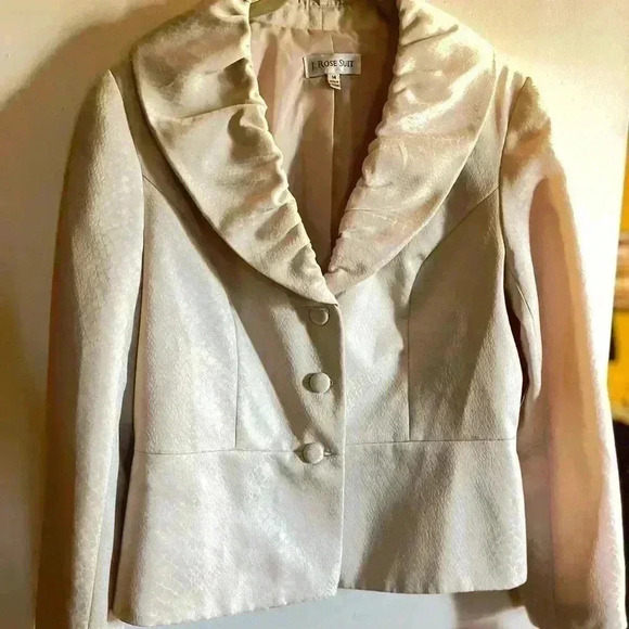 🆕 J.Rose Cream Colored Two Piece Suit NWT - Picture 7 of 13